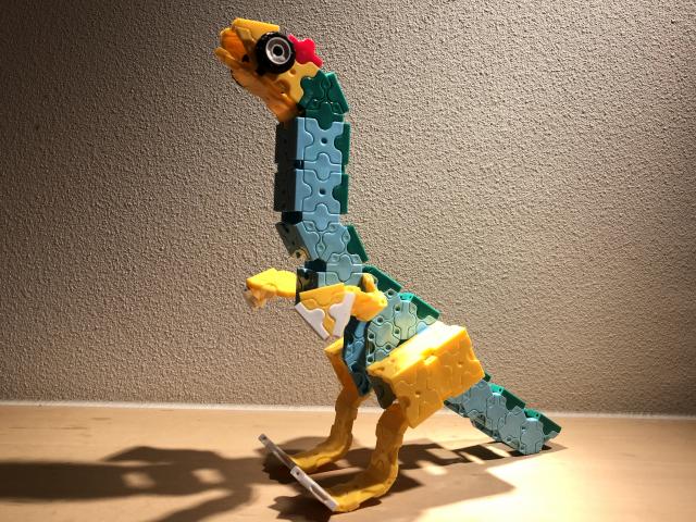 羽毛恐竜 オルミトミムス