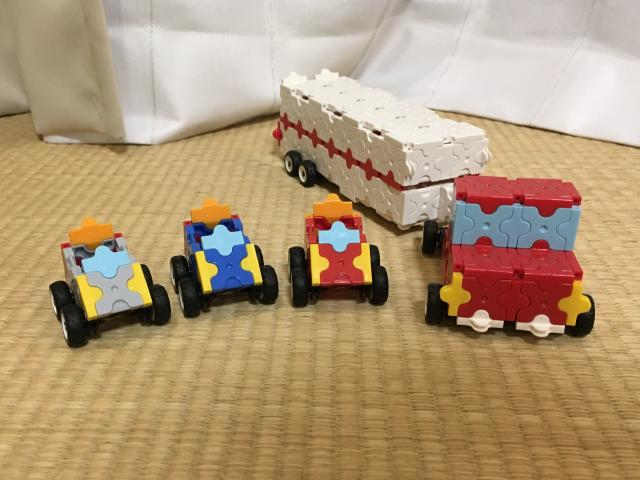 ミニバギーカーとそれをはこぶトレーラートラック