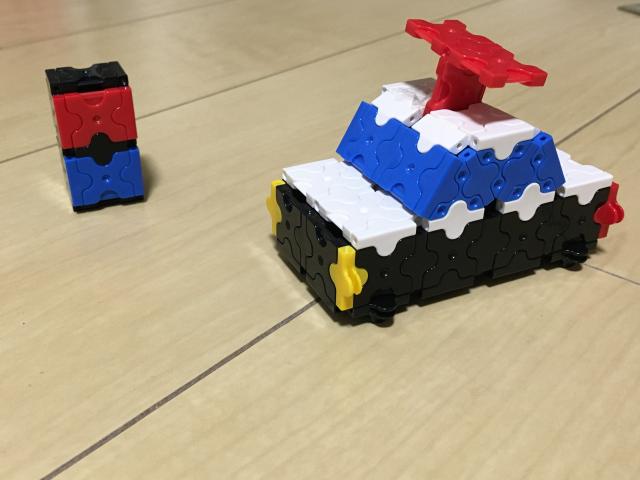 稼働するサイレンパトカー